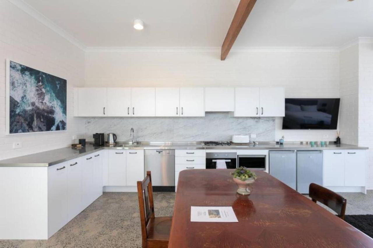 Upscale Cliffside Studio With Ocean Views North Bondi 시드니 외부 사진