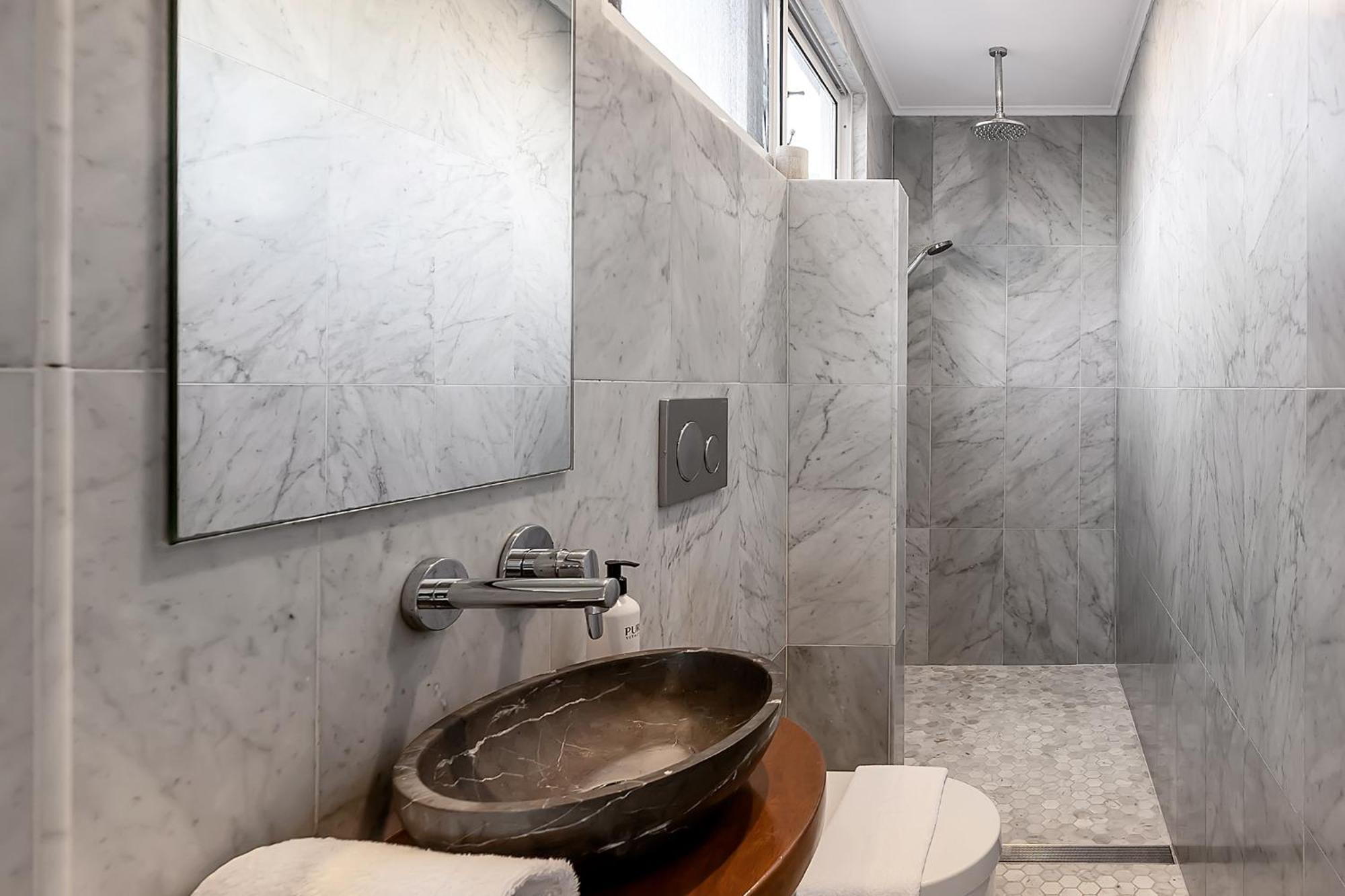 Upscale Cliffside Studio With Ocean Views North Bondi 시드니 외부 사진
